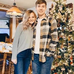 Meet your Posher, Alexia